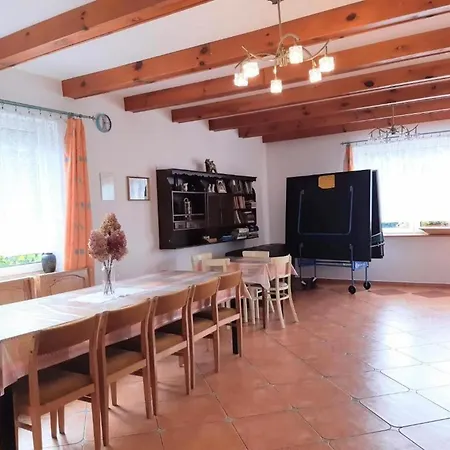 Tatil Evi With A Garden, Close To The Pluski