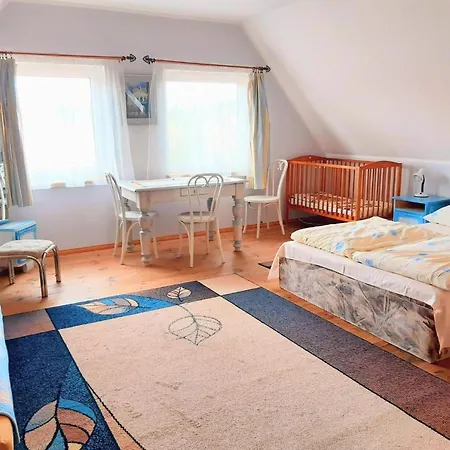 Tatil Evi With A Garden, Close To The